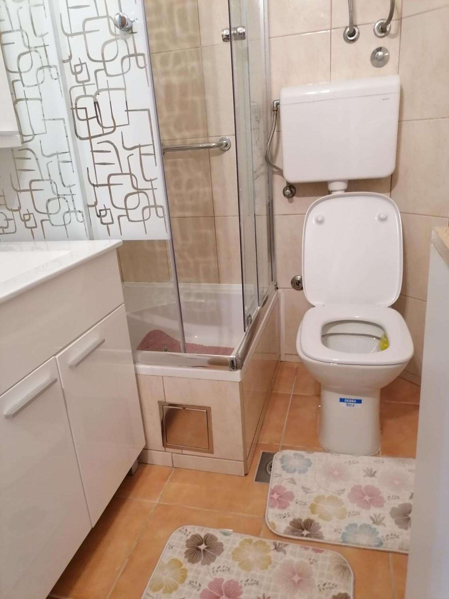 Megy Apartment Vir