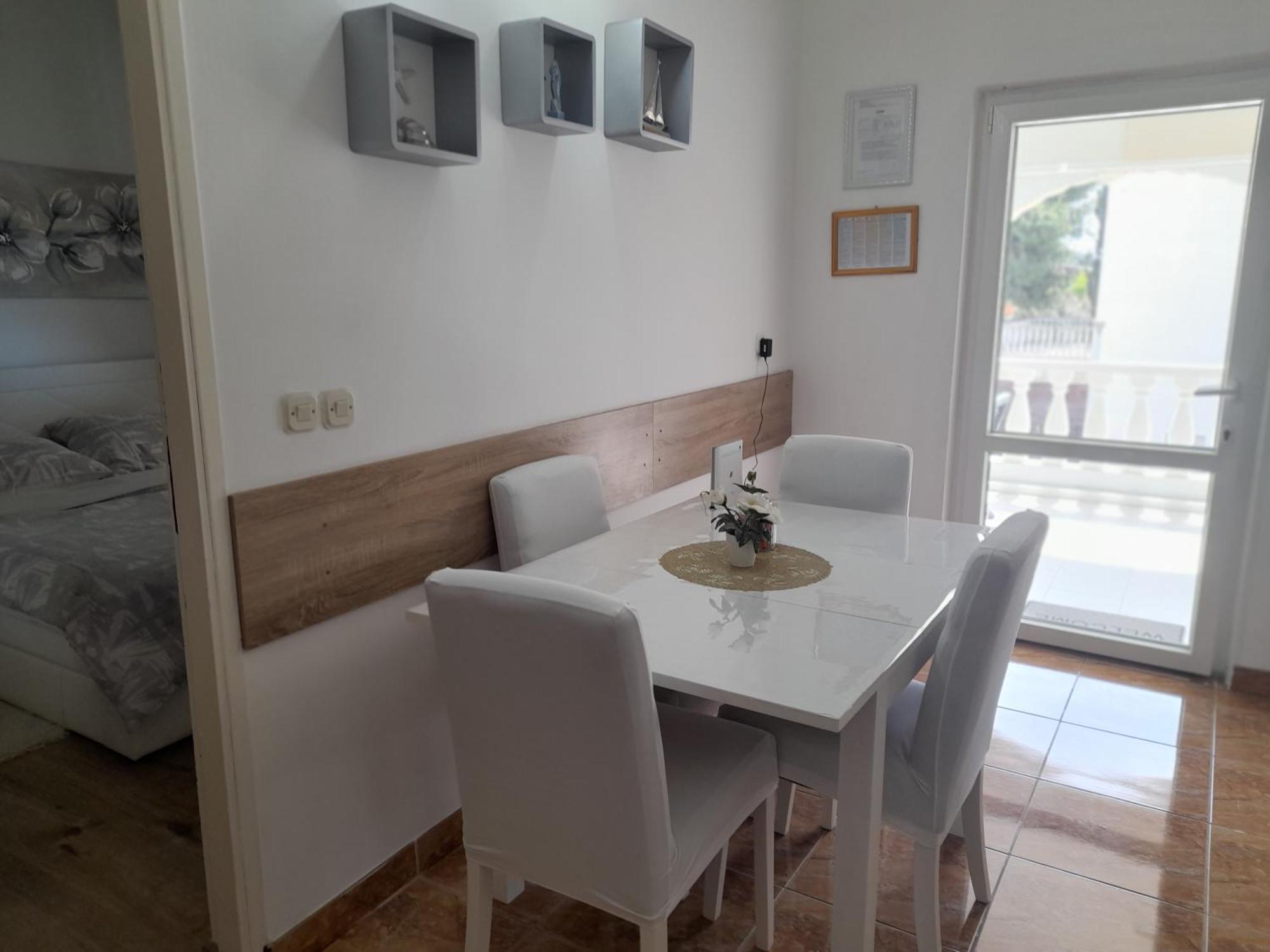 Megy Apartment *